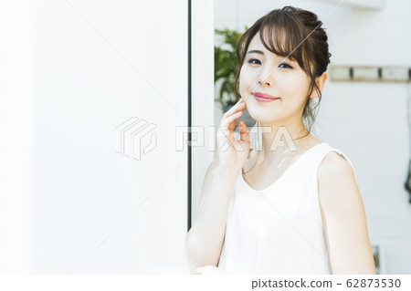 女人早上醒來美麗的生活方式 女人早上醒來美麗的生活方式 62873530
