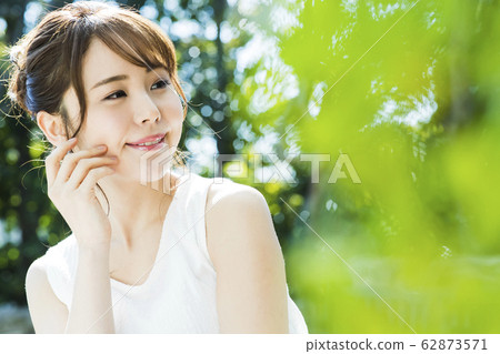 女人早上美容生活方式 62873571