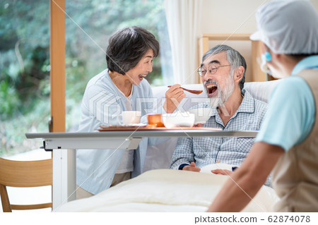 Meal care image senior day care care worker nursing home Meal care image senior day care care worker nursing home 62874078