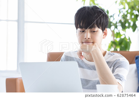 商人在家工作 商人在家工作 62875464