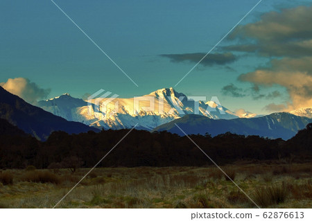 snow mountain in aspiring national park westcoast 62876613