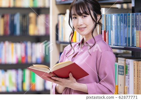 年輕女子,圖書館,書店,閱讀 年輕女子,圖書館,書店,閱讀 62877771