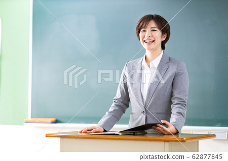 Teacher Teacher Woman 62877845