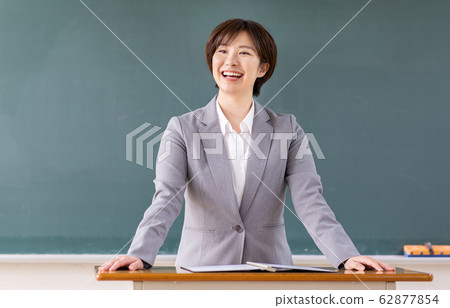 Teacher Teacher Woman 62877854