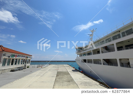 Okinawa Izena Ferry Izena Shoen anchored at Nakata Port 62877864