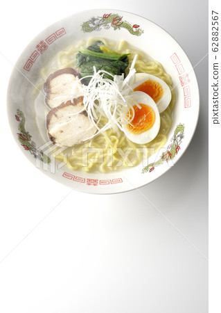 Chicken white ramen 62882567