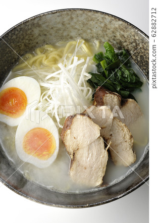 Chicken white ramen 62882712