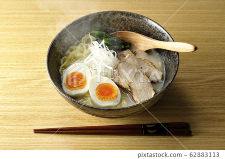 Eat Shirayu noodles 62883113