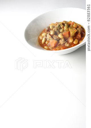 Pork and beans 62883561