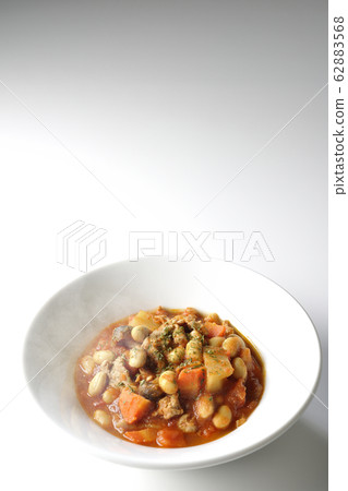Pork and beans 62883568