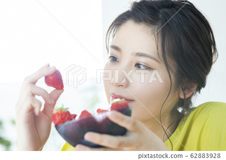 Strawberries and women Strawberries and women 62883928