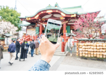 Take the main shrine of Kameido Tenjin with your smartphone 62885605