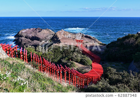 Motonosumi Shrine, the most beautiful spot in Japan Motonosumi Shrine, the most beautiful spot in Japan 62887348