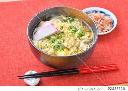 Caution) Steam is synthetic. Boiled noodles (Nyumen, warm soup noodles, somen, somen) oyster juice. Caution) Steam is synthetic. Boiled noodles (Nyumen, warm soup noodles, somen, somen) oyster juice. 62888310