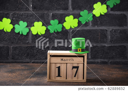 St. Patricks day green beer 62889832