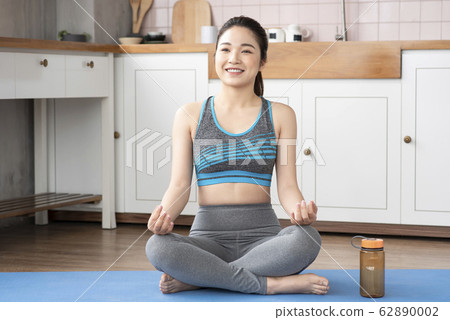 yoga at home yoga at home 62890002