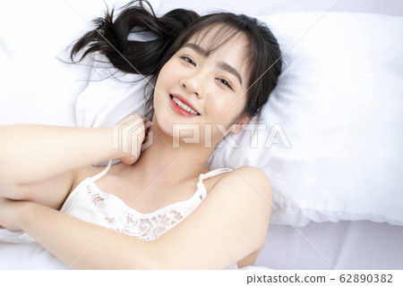 Beautyful girl  62890382