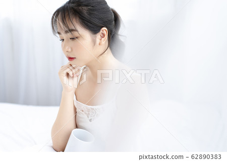 Beautyful girl  62890383