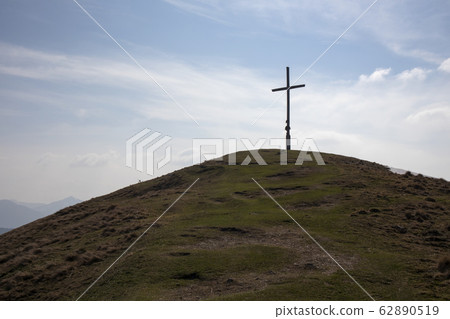 Summit cross on mountain Zwieselberg, Bavaria 62890519