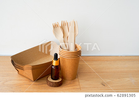 Set of reusable no plastic utensils for picnic 62891305