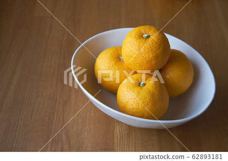 Bellows (citrus fruits native to Wakayama Prefecture) have strong acidity and bitterness. 62893181