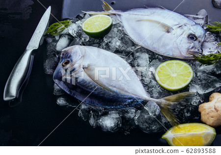 Two fresh fish (vomer) stainles knife   62893588