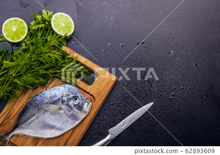 Fresh fish (Vomer or Selene setapinnis )  62893609