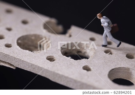 同時避免許多陷阱的商人運行 62894201