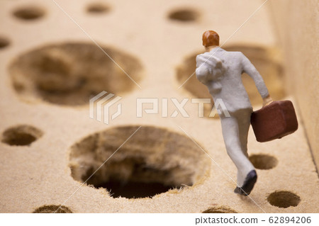 同時避免許多陷阱的商人運行 62894206