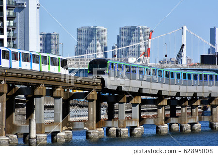 Tokyo monorail going down Keihin canal Tokyo monorail going down Keihin canal 62895008