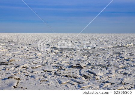 鄂霍次克海的浮冰 鄂霍次克海的浮冰 62896500