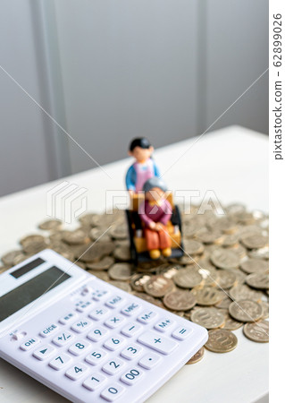 500日元硬幣形象娃娃老年 62899026