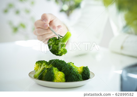 西蘭花蔬菜餐叉碳水化合物限制飲食 62899582