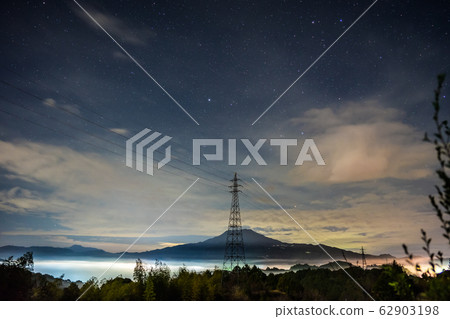 佐賀山,鋼塔和星空 佐賀山,鋼塔和星空 62903198