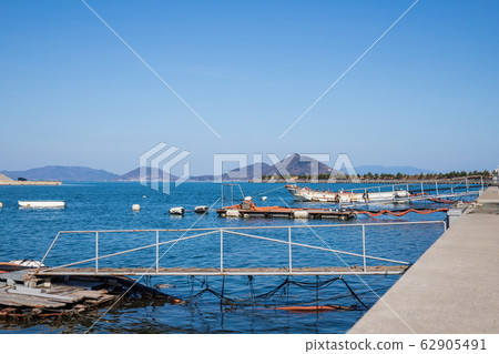 Scenery along the coast of Takamatsu City (Takamatsu City, Kagawa Prefecture) 62905491