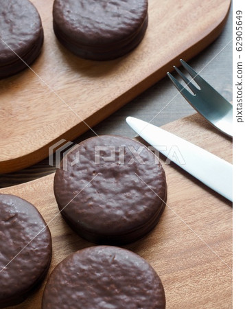 Round Choco Pie 62905649