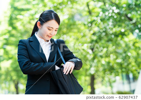 Female business woman job hunting new employee young woman young Female business woman job hunting new employee young woman young 62907437