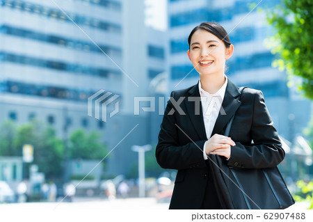 Female business woman job hunting new employee young woman young Female business woman job hunting new employee young woman young 62907488