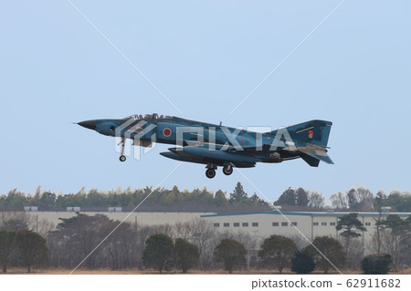 JASDF RF-4E幻影海上迷彩降落 62911682