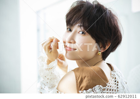 Women Beauty Beauty Short Hair 62912011