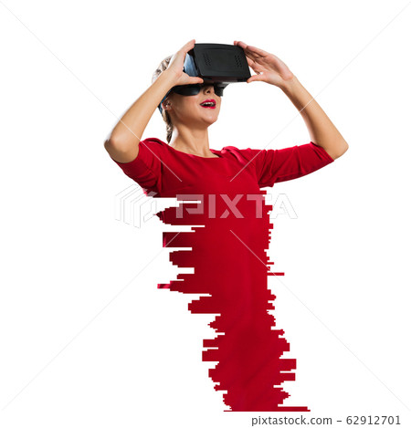 Woman and modern technologies Woman and modern technologies 62912701
