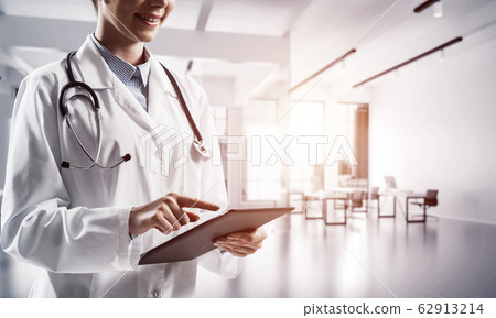 Modern medical industry presented by means of female doctor 62913214