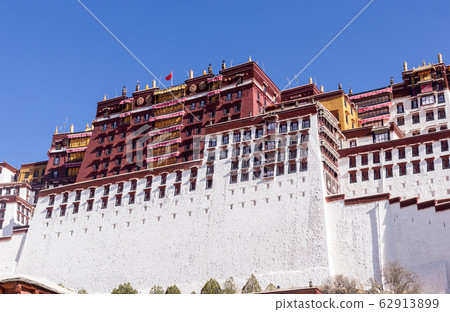 Close-up on Potala palace - Tibet 62913899
