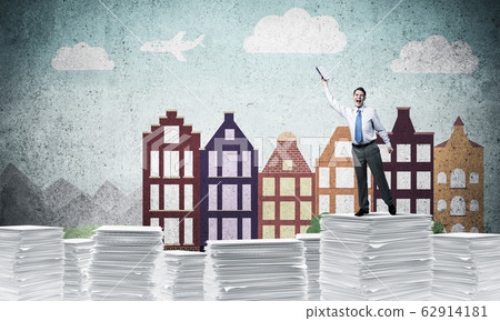 Study hard to become successful businessman. 62914181