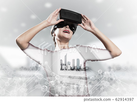 Woman and modern technologies Woman and modern technologies 62914397