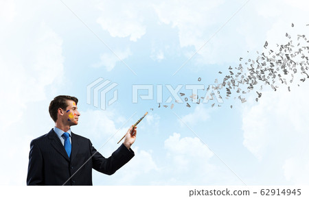 Inspiration of young creative businessman Inspiration of young creative businessman 62914945