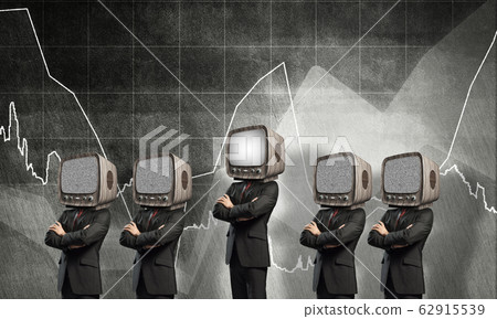 Businessmen with old TV instead of head. 62915539