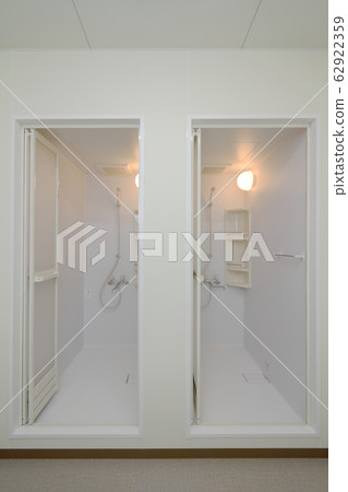 shower room 62922359