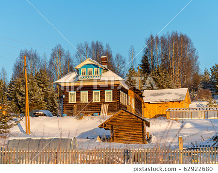 typical village wooden house in winter countryside 62922680