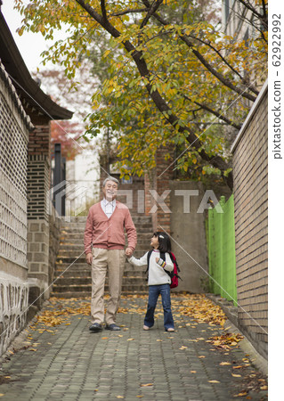 Multi Generation Family. family, happiness, generation and people concept 118 62922992